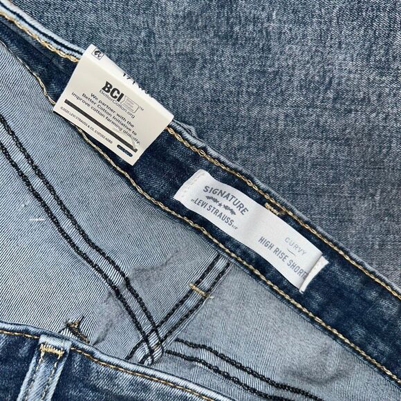 New Levi’s Shorts - Picture 4 of 5